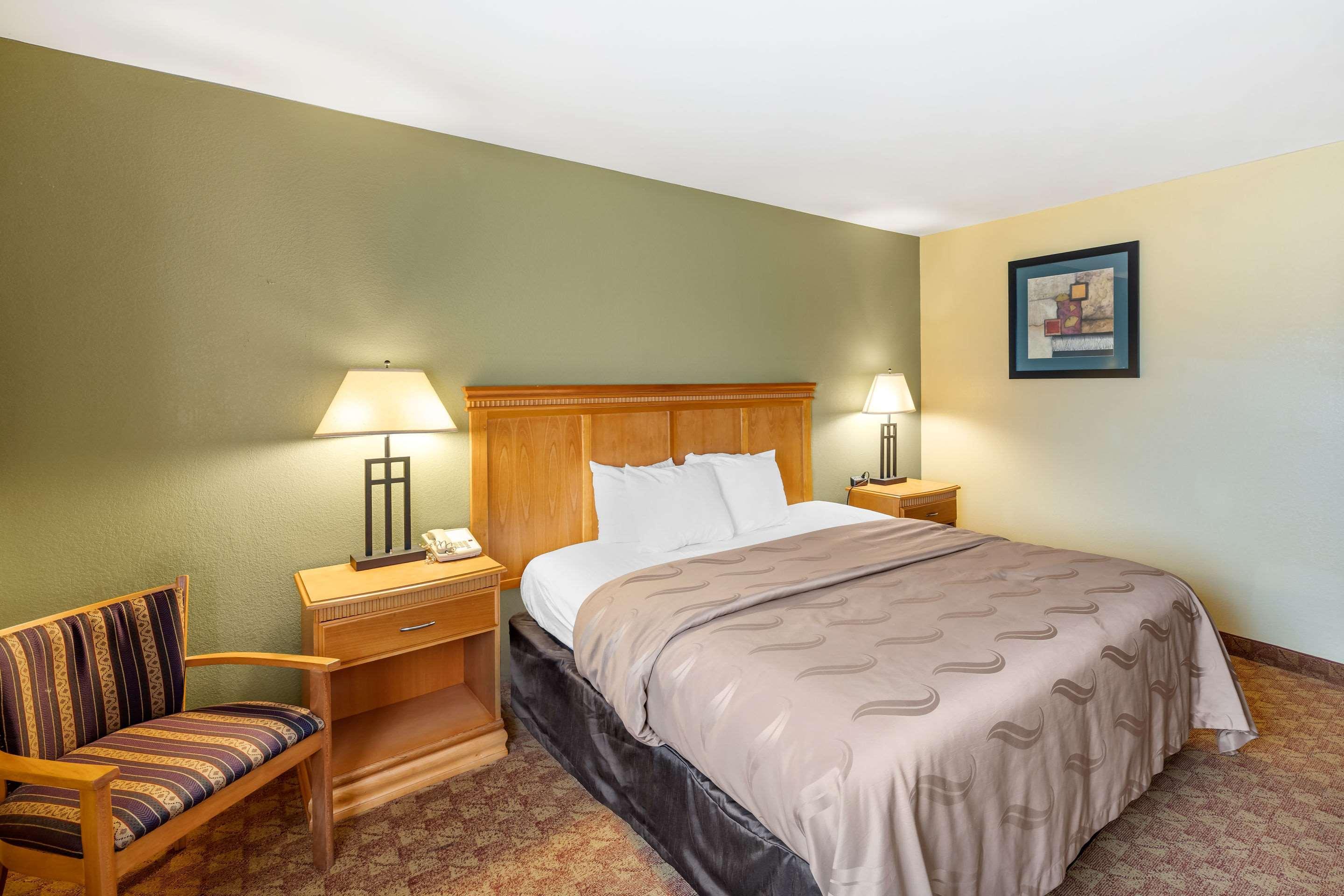 Rodeway Inn South Hutchinson エクステリア 写真