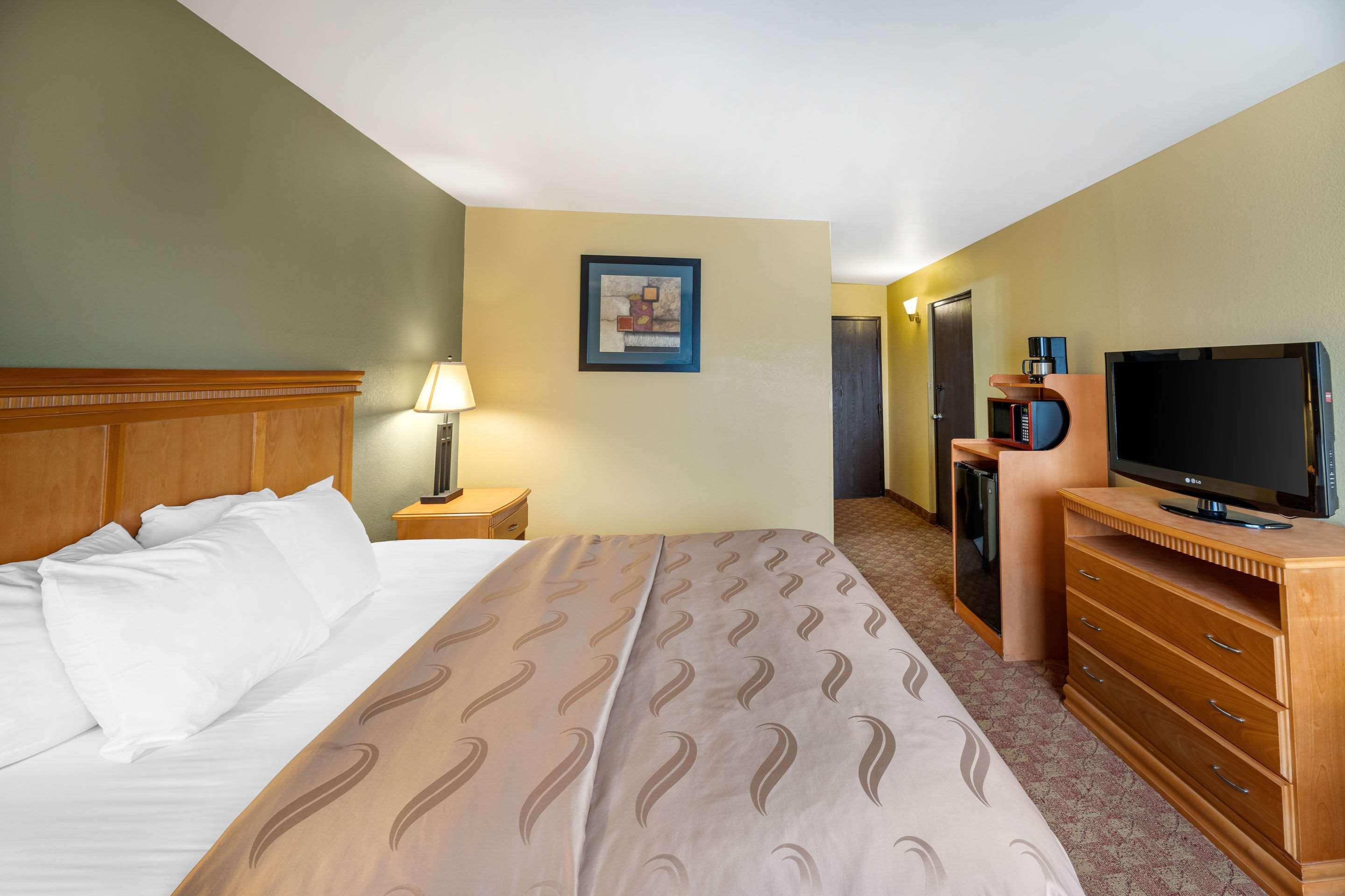 Rodeway Inn South Hutchinson エクステリア 写真