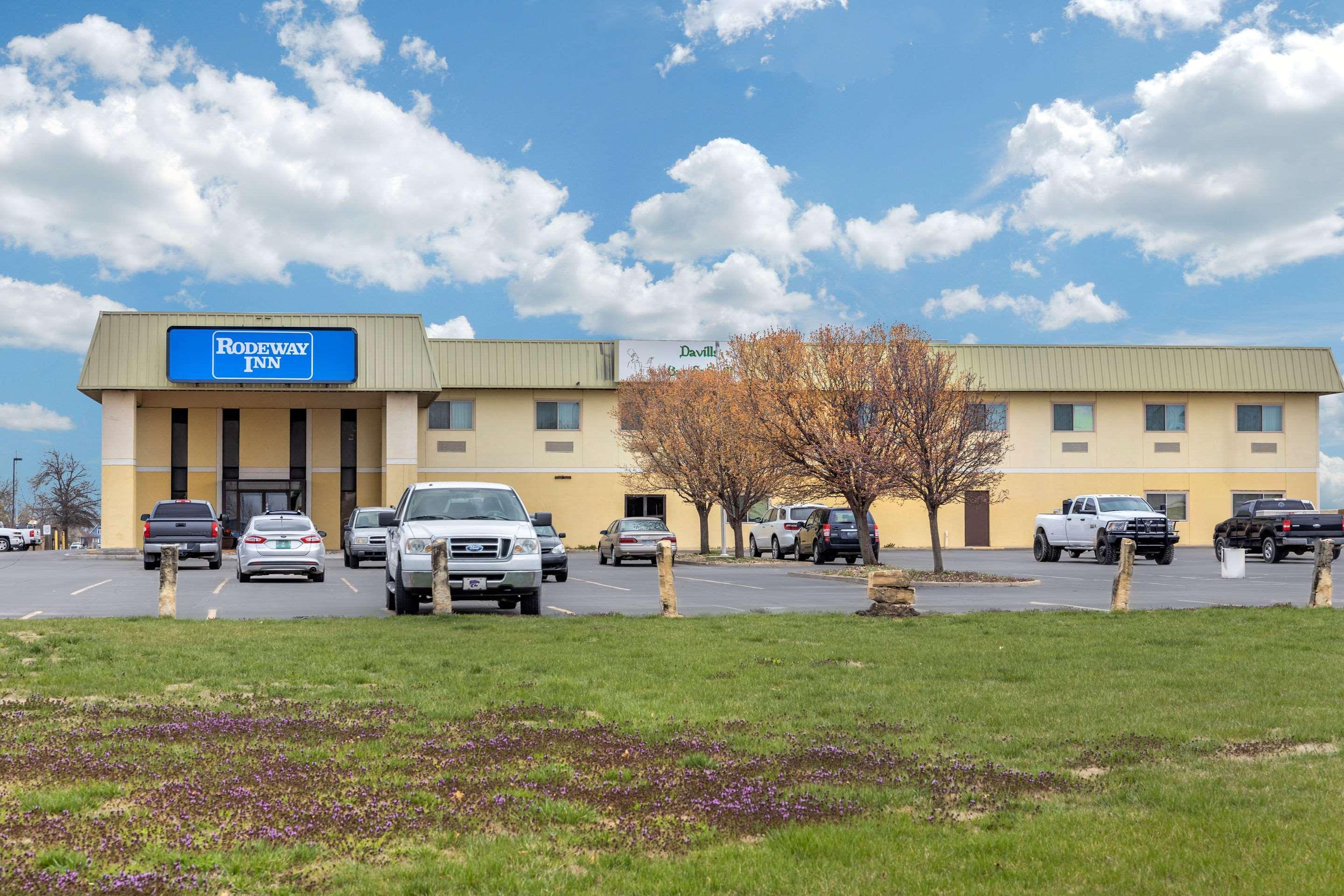 Rodeway Inn South Hutchinson エクステリア 写真