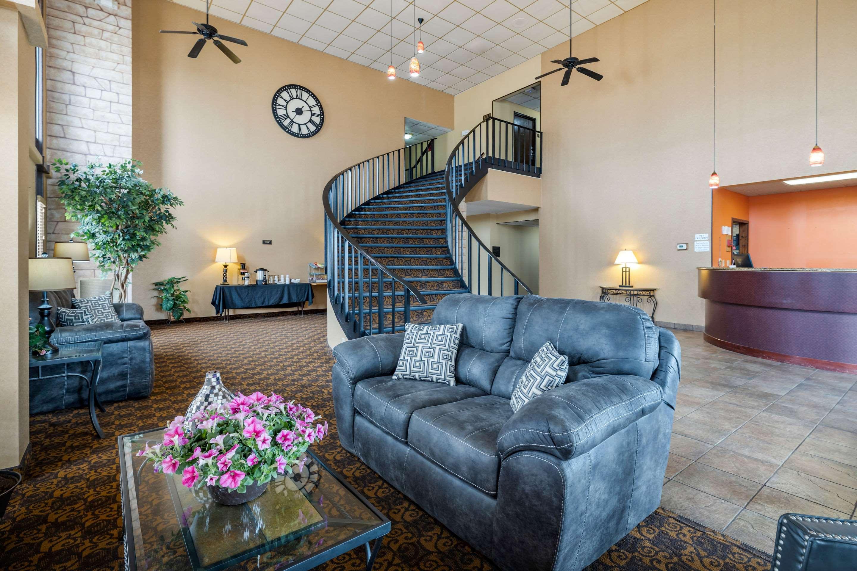 Rodeway Inn South Hutchinson エクステリア 写真