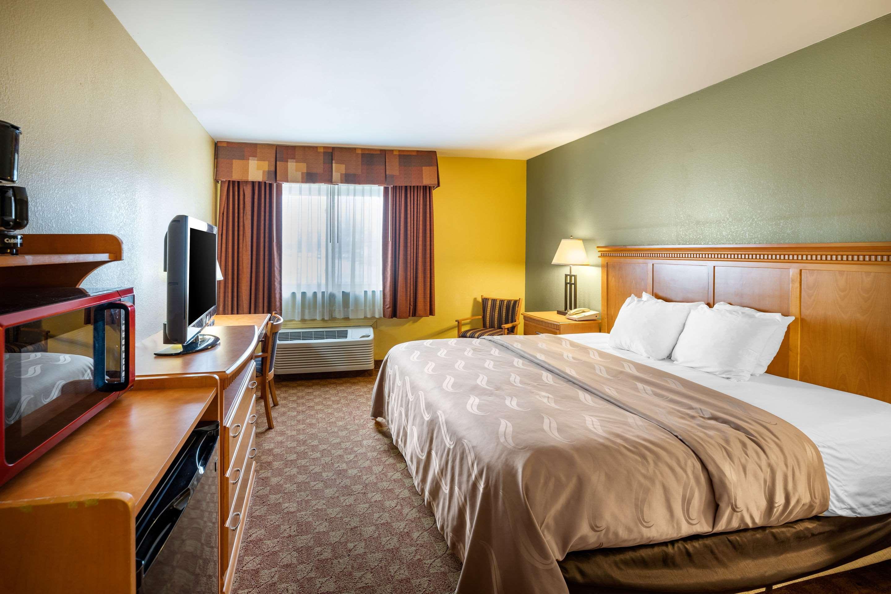 Rodeway Inn South Hutchinson エクステリア 写真