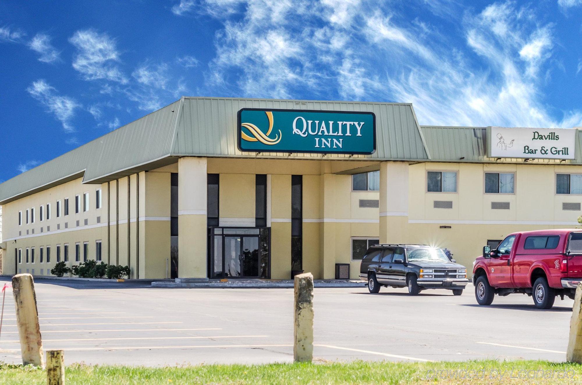 Rodeway Inn South Hutchinson エクステリア 写真