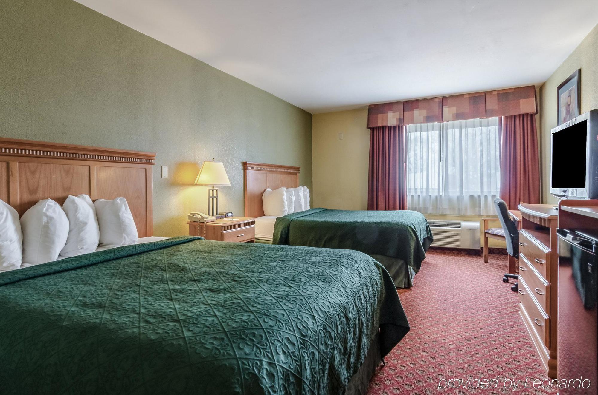 Rodeway Inn South Hutchinson エクステリア 写真