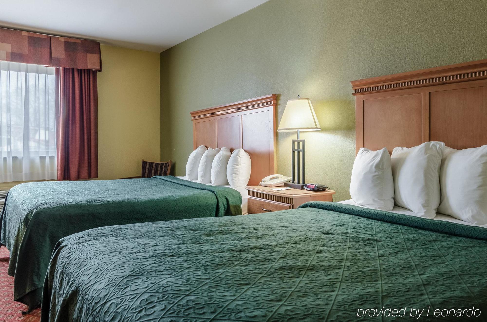 Rodeway Inn South Hutchinson エクステリア 写真