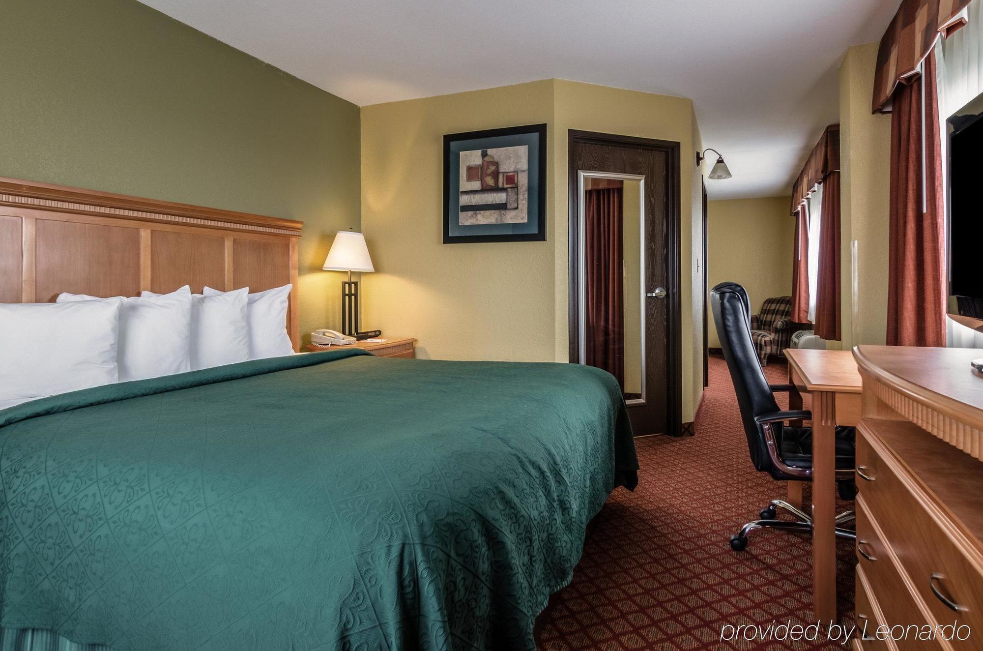 Rodeway Inn South Hutchinson エクステリア 写真